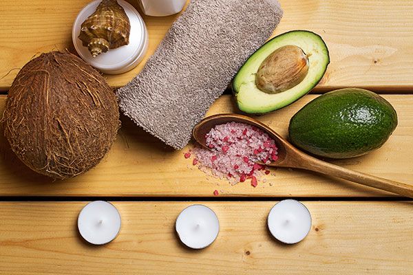 diversos-cosmeticos-para-tratamientos-faciales-corporales