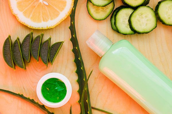 cosmeticos-para-tratamientos-faciales-corporales-naturales-vs-quimicos