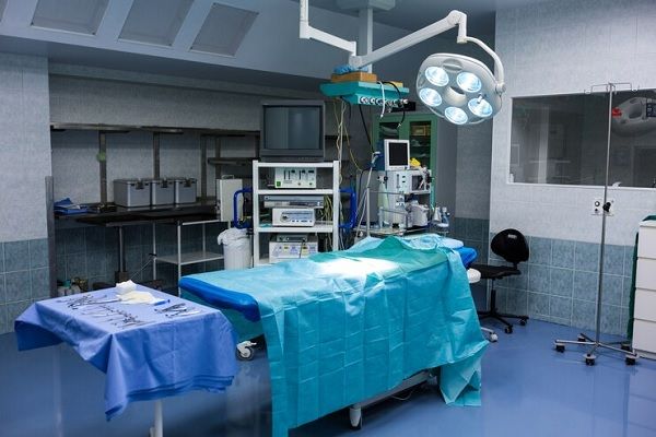 Mejores clínicas estéticas Barcelona - Área de operaciones de la mejor clínica estética Barcelona donde realizan tratamientos complejos de rejuvenecimiento facial